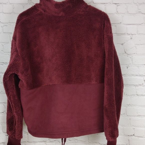 All in Motion Sherpa Pullover Sweater Burgundy Medium New - Picture 4 of 6